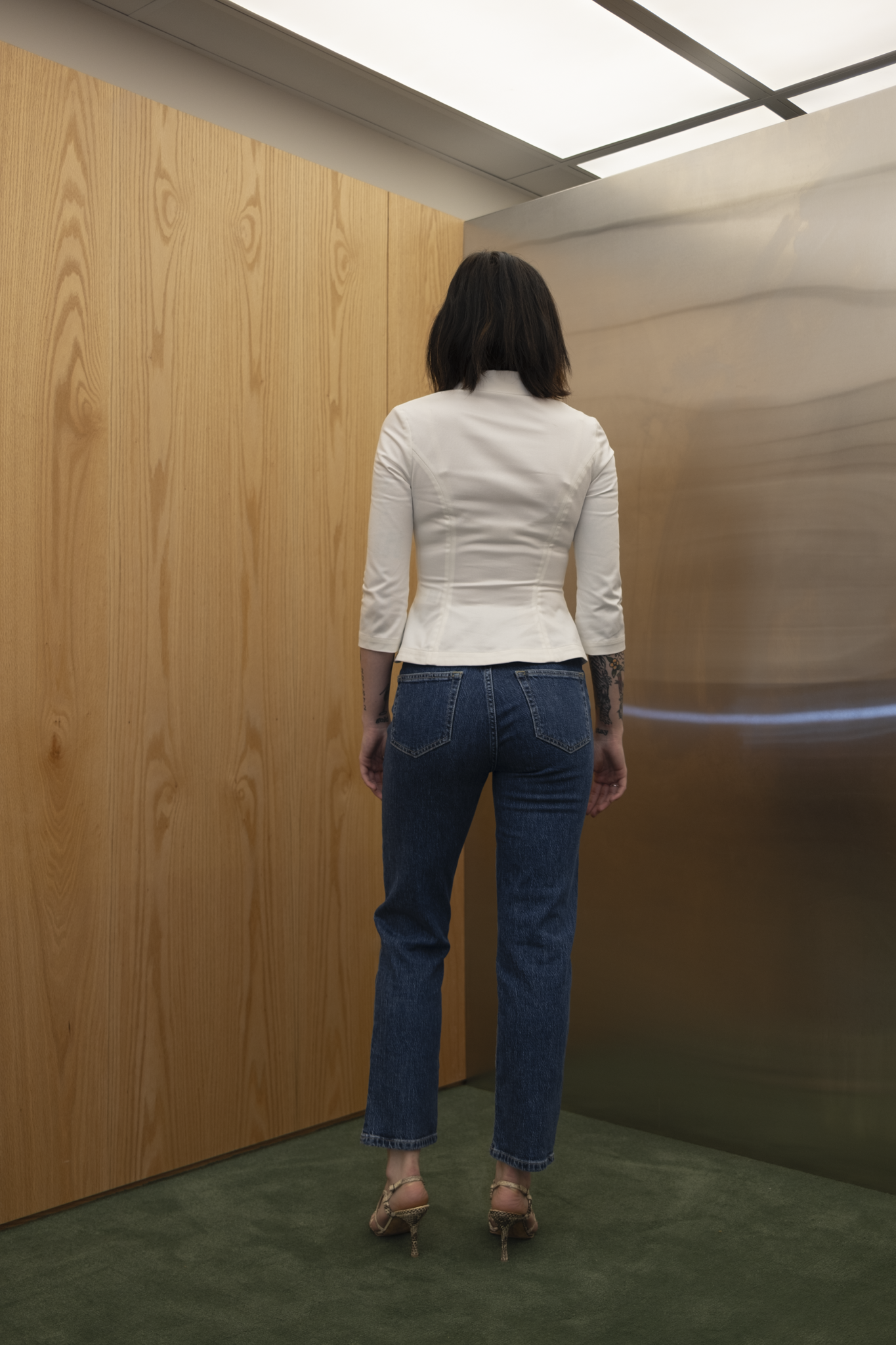 THE STRAIGHT LEG STRETCH JEAN
