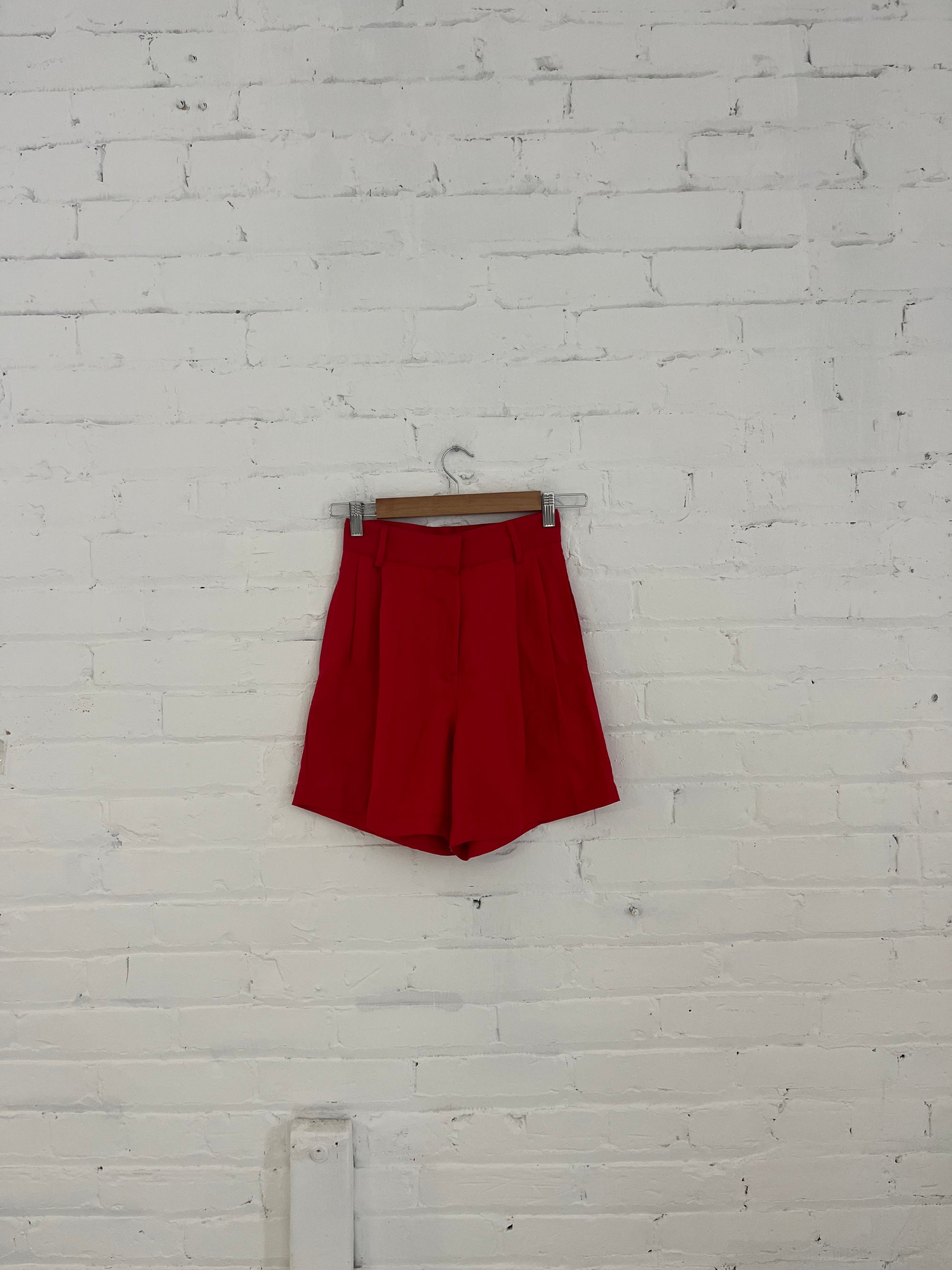THE PRE-LOVED LINEN SHORTS